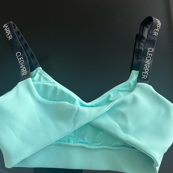 Cleo Harper sport bra in gorgeous green color/size M - Picture 2 of 3